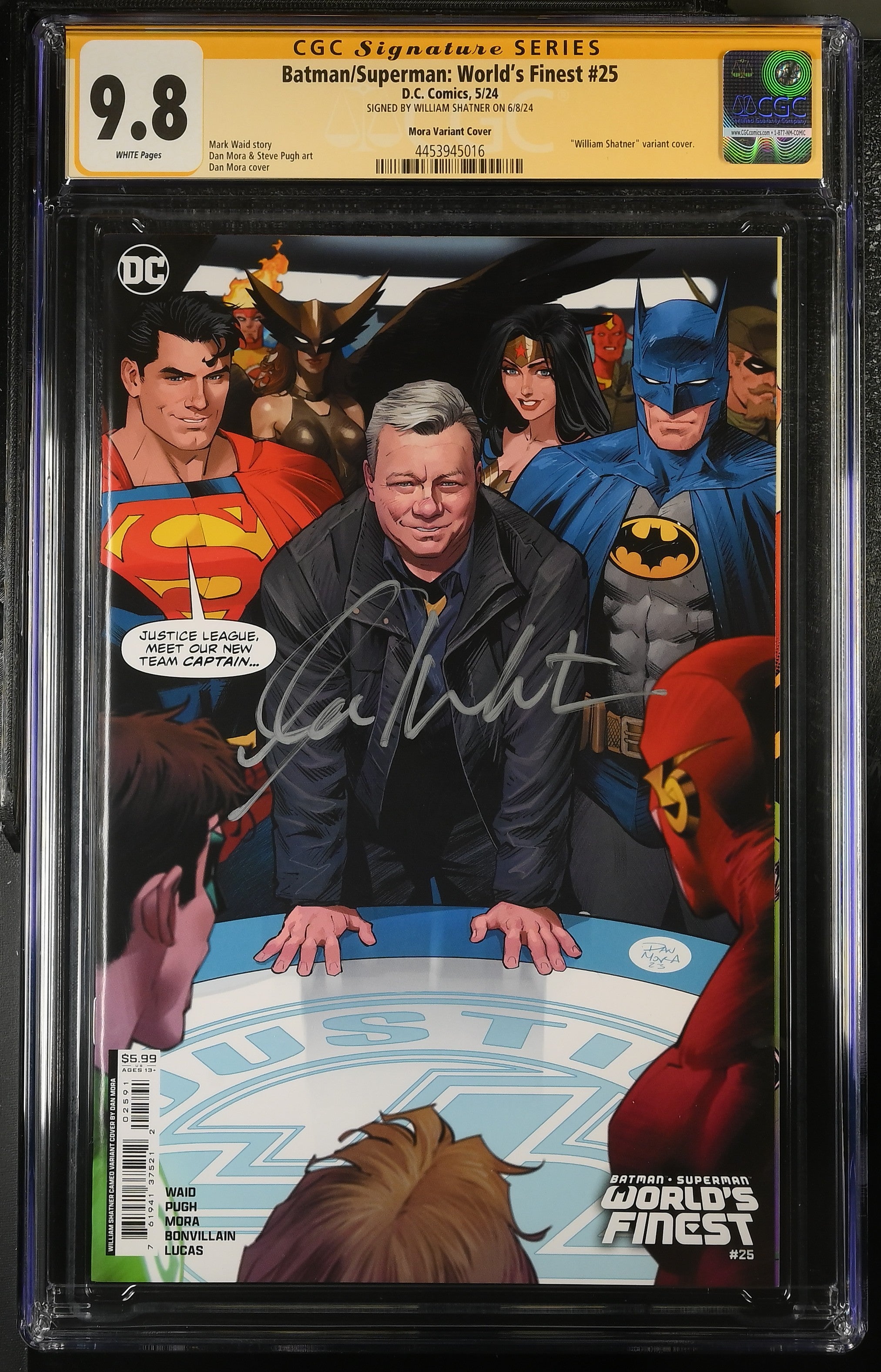 Batman/Superman: World's Finest #25 (2024) CGC 9.8 - Mora Variant Cover